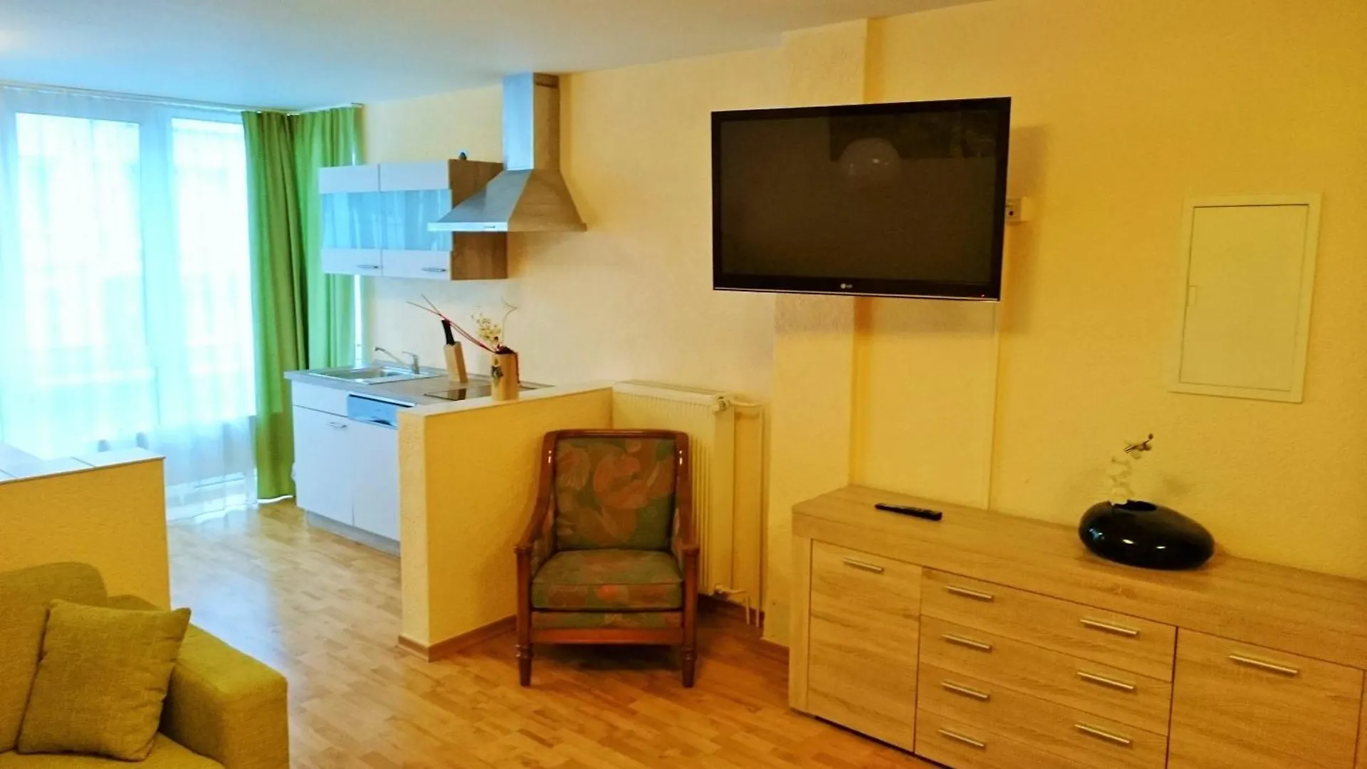Apartments Atomis Hotel Duesseldorf City 0*, Dusseldorf Germany