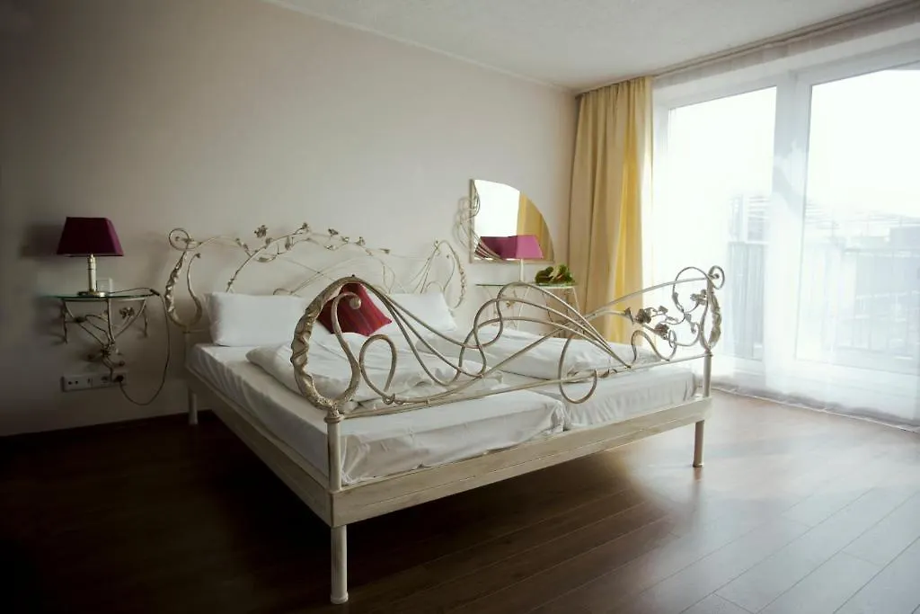 Apartments Atomis Hotel Duesseldorf City Dusseldorf